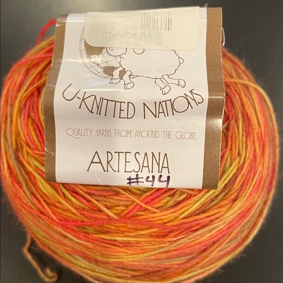 Uknitted nations 100% merino wool lace weight yarn - Picture 4 of 5